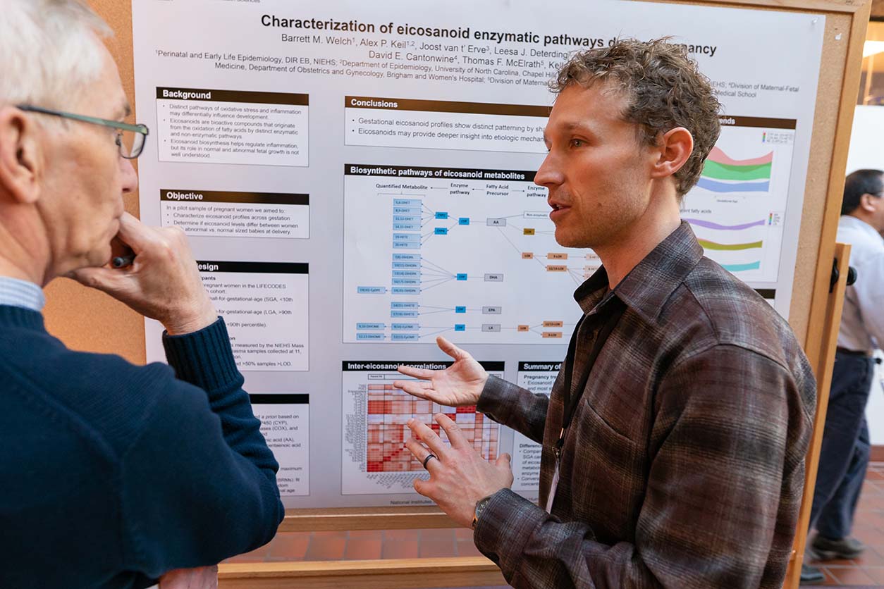 Barrett Welch, Ph.D. and Anton Jetten, Ph.D. engaging in a conversation
