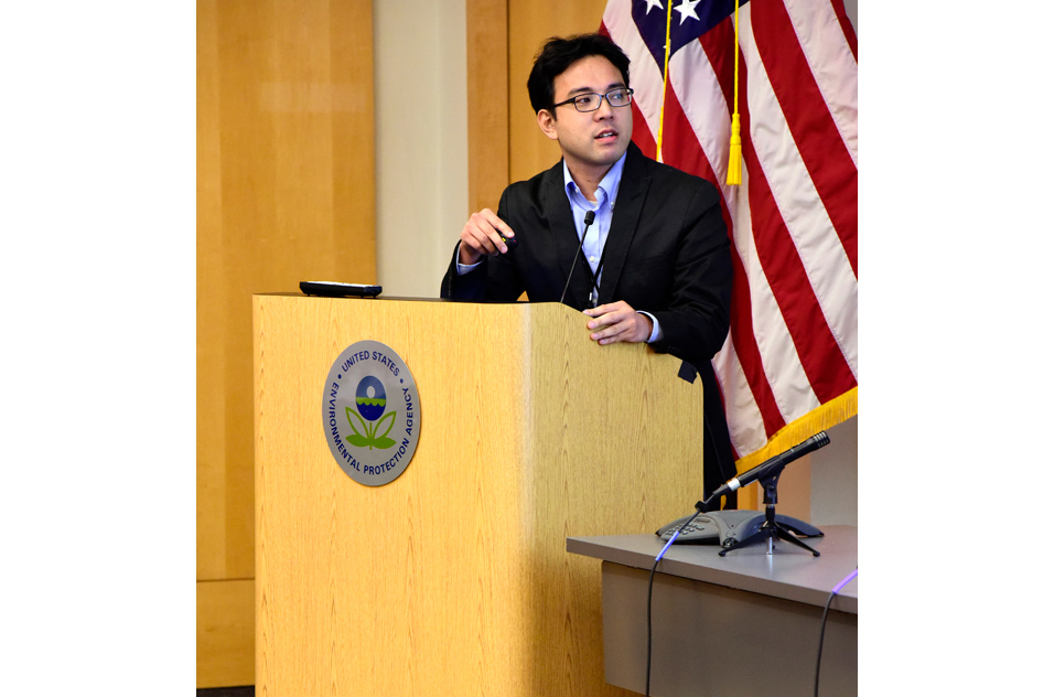 Gentaro Izumi, Ph.D. at podium